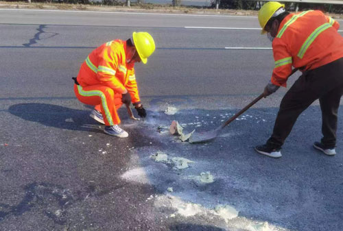 黄平公路下沉注浆加固